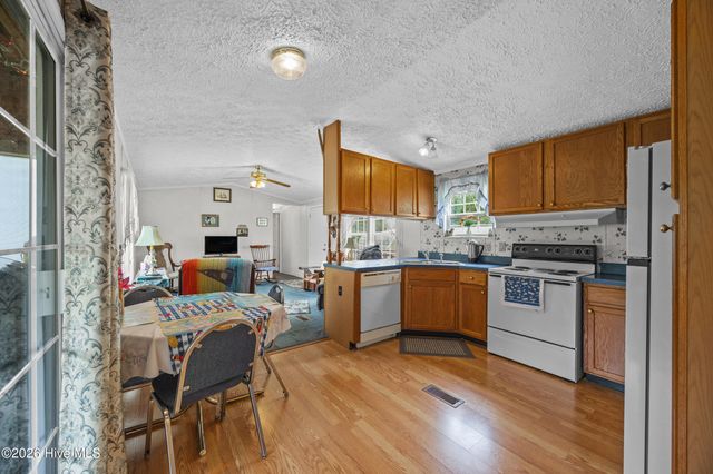 4568 Cedar Street SE, Saint James, NC 28461