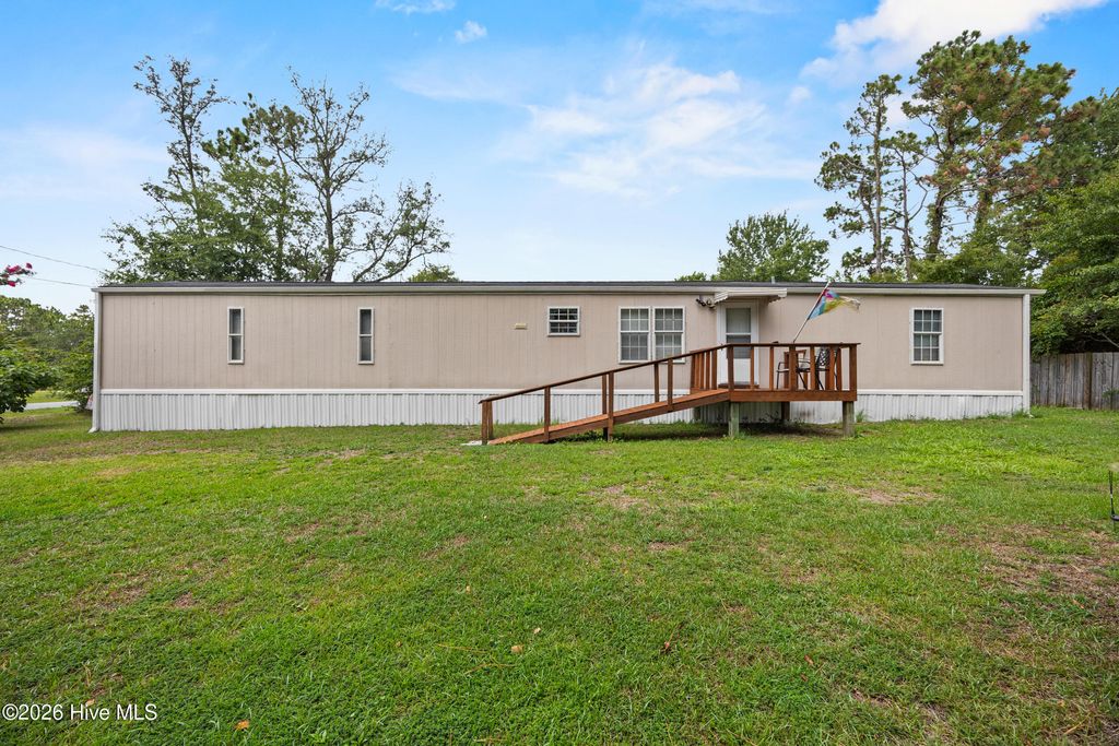 4568 Cedar Street SE, Saint James, NC 28461