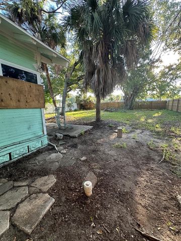 2320 5TH STREET S, St Petersburg, FL 33705