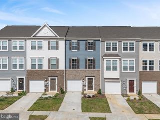 15 WINTERPLACE DR, Charles Town, WV 25414