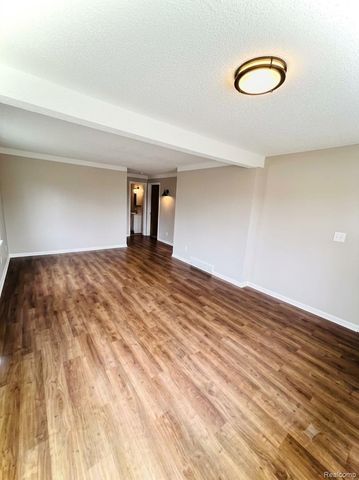 557 WHITE Avenue, Lincoln Park, MI 48146