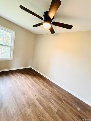 557 WHITE Avenue, Lincoln Park, MI 48146
