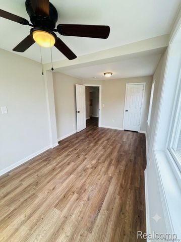 557 WHITE Avenue, Lincoln Park, MI 48146