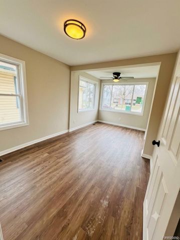 557 WHITE Avenue, Lincoln Park, MI 48146