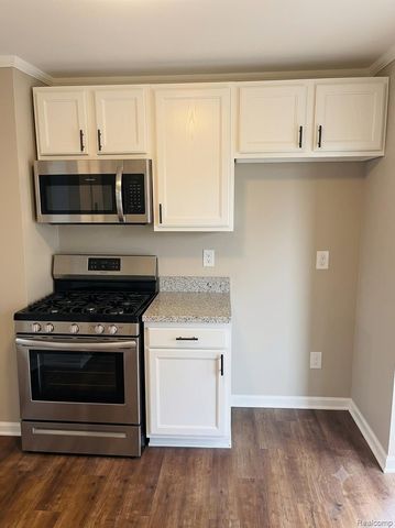 557 WHITE Avenue, Lincoln Park, MI 48146