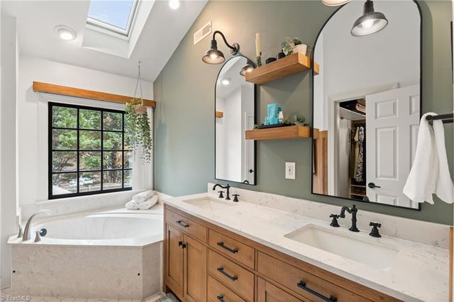 4000 Pemberton Court, Winston-salem, NC 27106