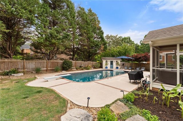 4000 Pemberton Court, Winston-salem, NC 27106