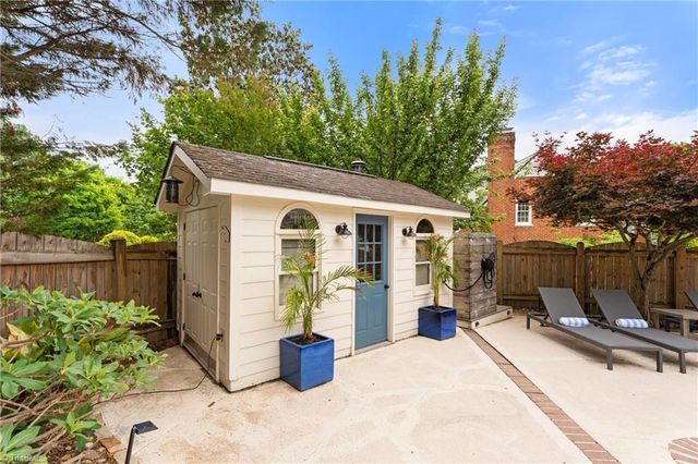 4000 Pemberton Court, Winston-salem, NC 27106