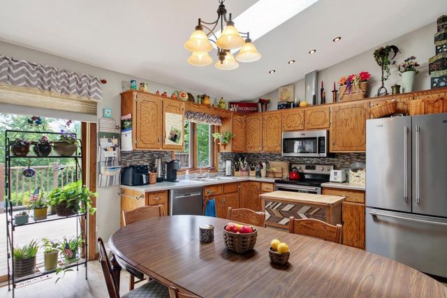 513 Polaris STREET, West Bend, WI 53095