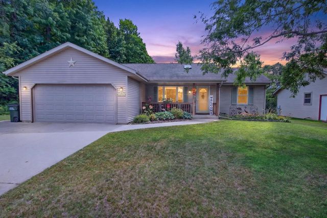 513 Polaris STREET, West Bend, WI 53095