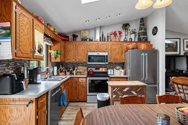 513 Polaris STREET, West Bend, WI 53095