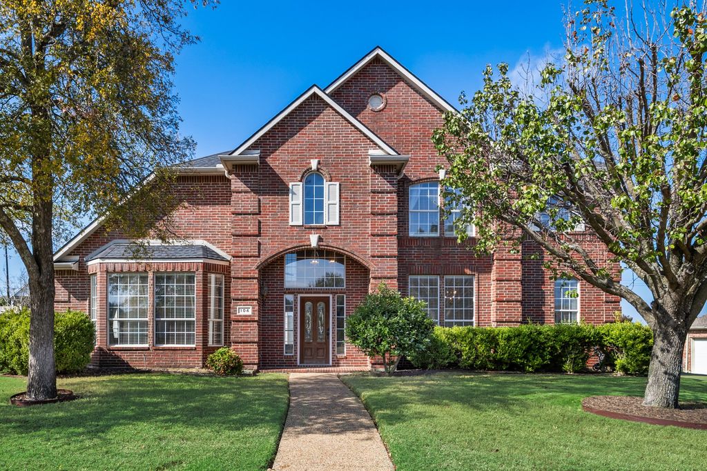 104 Cambridge Court, Heath, TX 75032