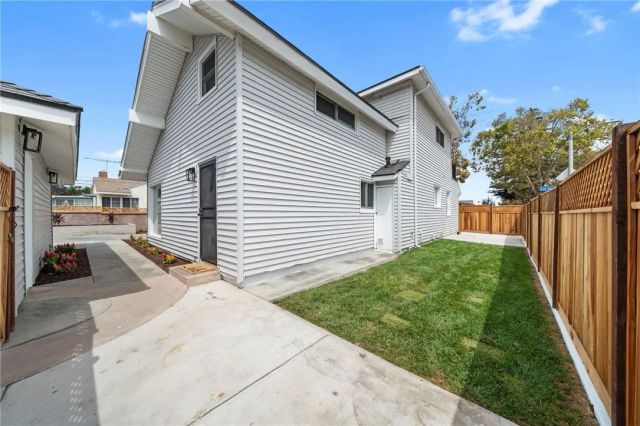 6848 E Los Santos, Long Beach, CA 90815