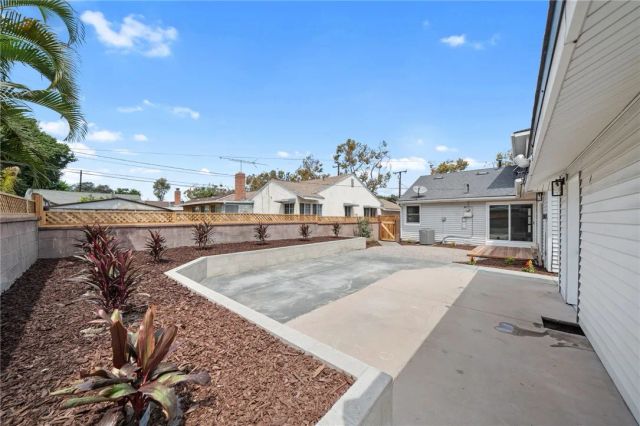 6848 E Los Santos, Long Beach, CA 90815