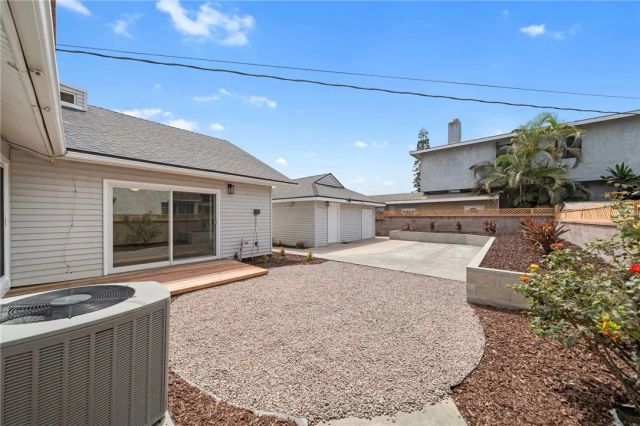6848 E Los Santos, Long Beach, CA 90815