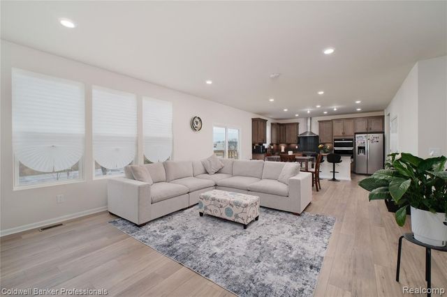 4813 Marquette Drive, Milford, MI 48381