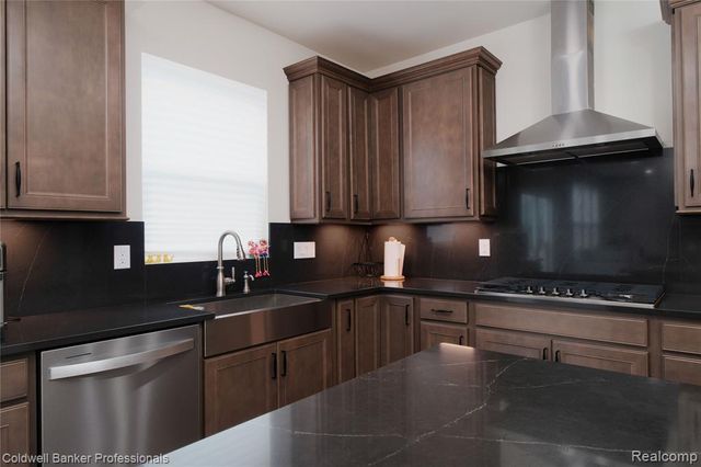 4813 Marquette Drive, Milford, MI 48381