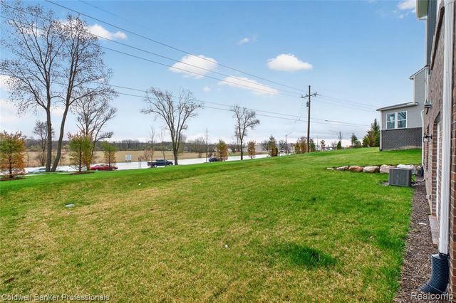 4813 Marquette Drive, Milford, MI 48381