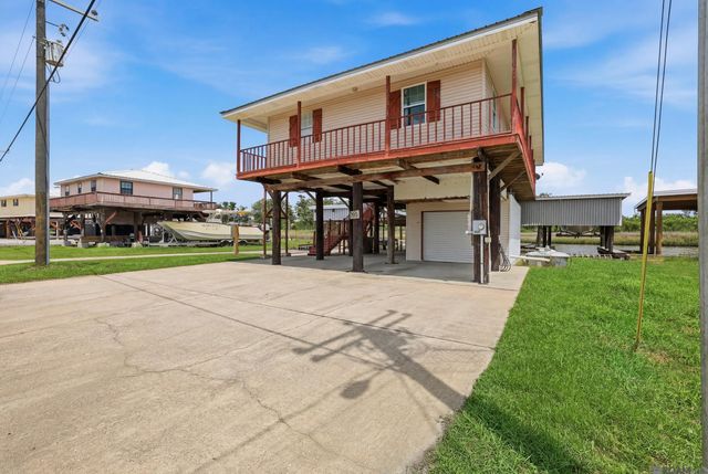 955 Four Point Rd, Dulac, LA 70353