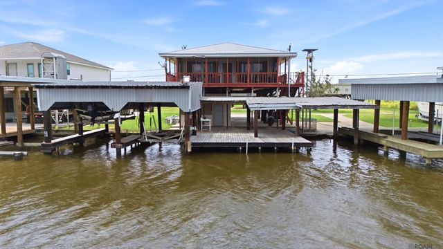 955 Four Point Rd, Dulac, LA 70353