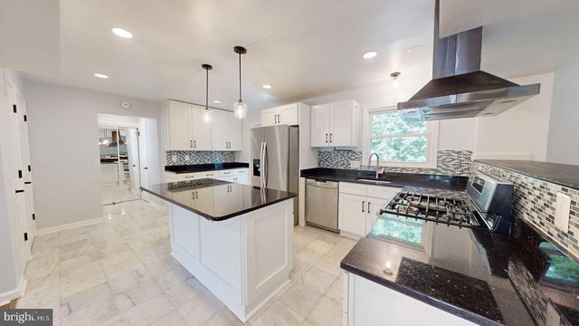 6602 GREENVIEW LN, Springfield, VA 22152