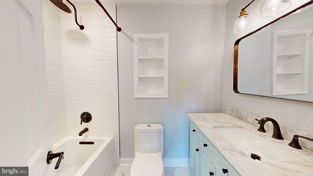 6602 GREENVIEW LN, Springfield, VA 22152