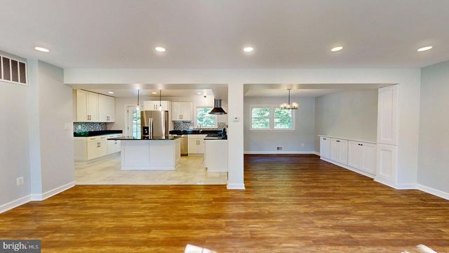 6602 GREENVIEW LN, Springfield, VA 22152