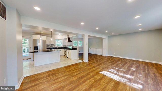 6602 GREENVIEW LN, Springfield, VA 22152