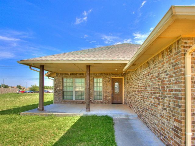705 SW 11TH Street St, Moore, OK 73160