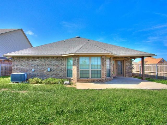 705 SW 11TH Street St, Moore, OK 73160