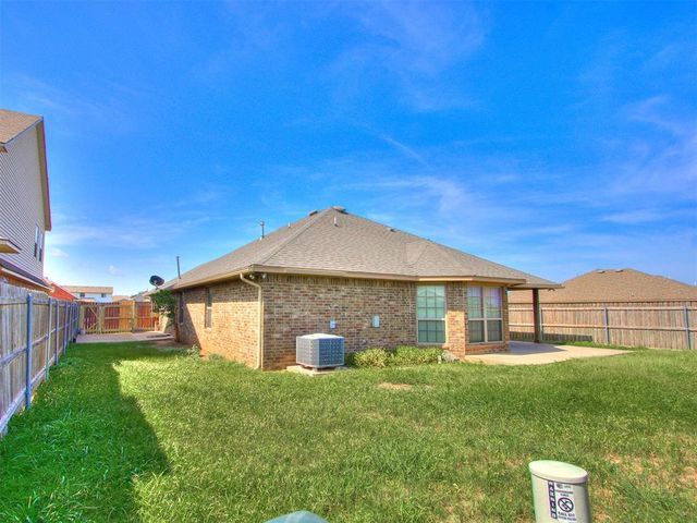 705 SW 11TH Street St, Moore, OK 73160
