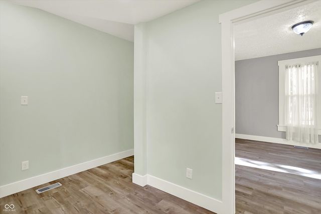 630 Walnut Street, Whiteland, IN 46184