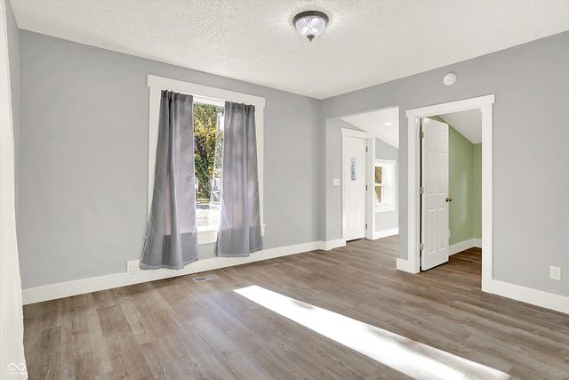 630 Walnut Street, Whiteland, IN 46184