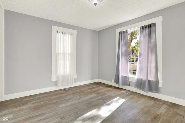 630 Walnut Street, Whiteland, IN 46184