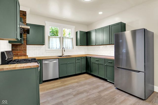 630 Walnut Street, Whiteland, IN 46184