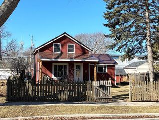 308 S SUPERIOR STREET, De Pere, WI 54115