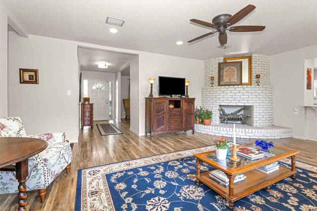 2622 Hollow Hook Road, Houston, TX 77080