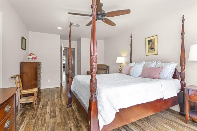 2622 Hollow Hook Road, Houston, TX 77080