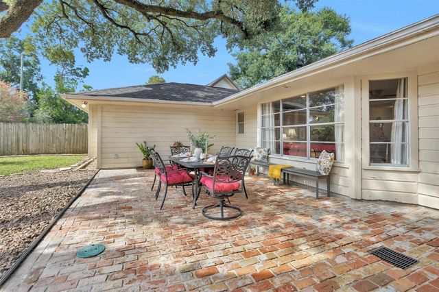 2622 Hollow Hook Road, Houston, TX 77080