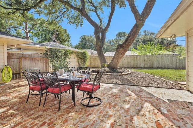 2622 Hollow Hook Road, Houston, TX 77080