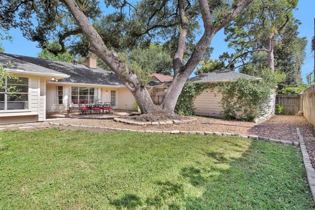 2622 Hollow Hook Road, Houston, TX 77080
