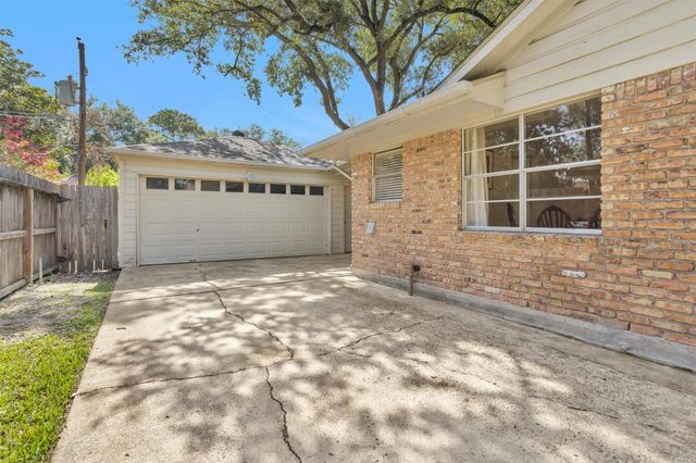 2622 Hollow Hook Road, Houston, TX 77080