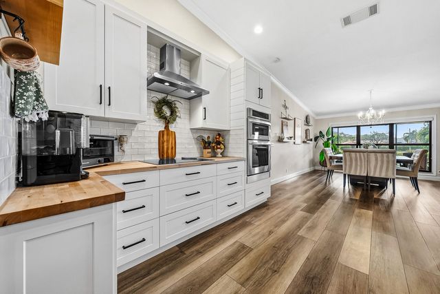 22776 Marbella Circle, Boca Raton, FL 33433