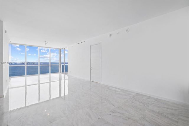 100 S Pointe Dr 2107, Miami Beach, FL 33139