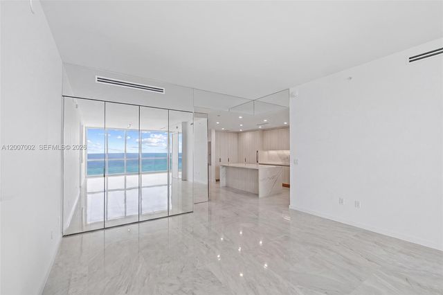 100 S Pointe Dr 2107, Miami Beach, FL 33139