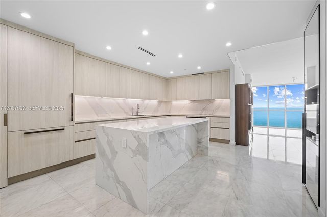 100 S Pointe Dr 2107, Miami Beach, FL 33139