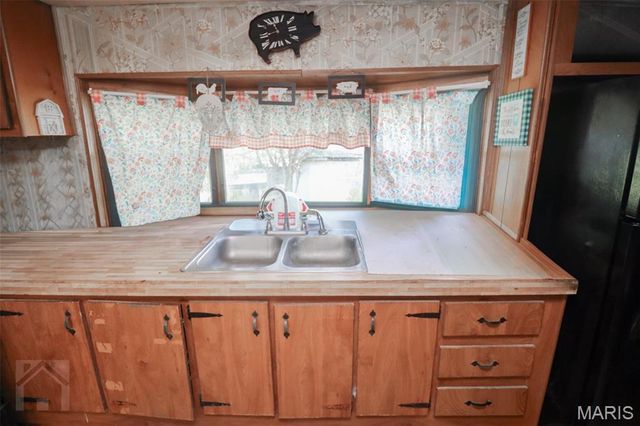 14390 Harvey Drive, Dixon, MO 65459