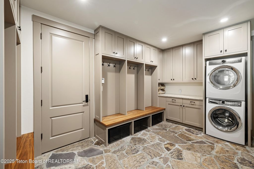 2700 W PEREGRINE Lane, Jackson, WY 83001 photo 33