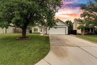 8917 E Scott Ct, Wichita, KS 67210