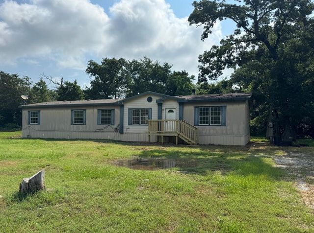 901 County Road 2406, Tool, TX 75143